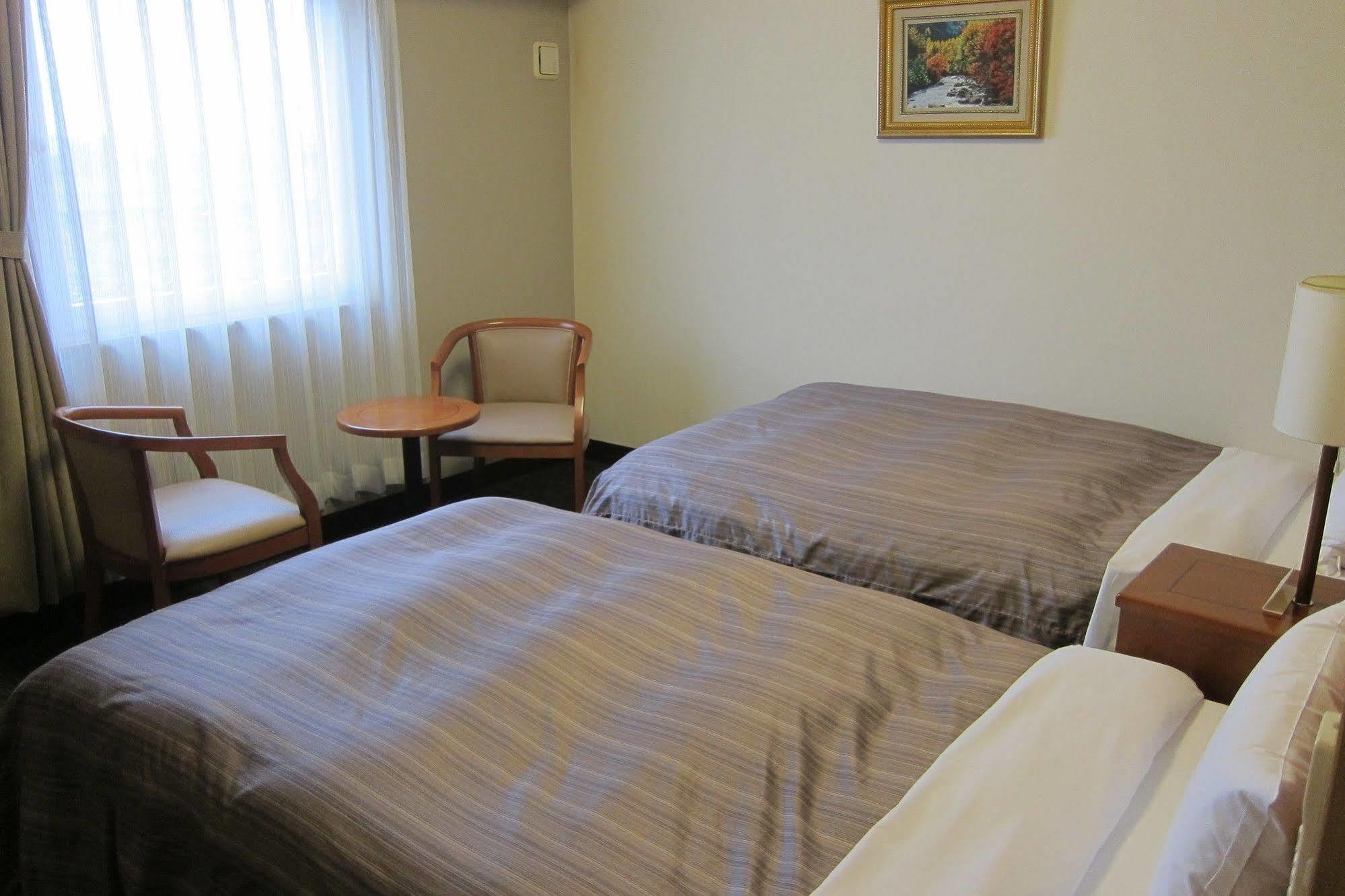 Hotel Route-Inn Tosu Ekimae Bagian luar foto